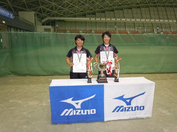 女子団体戦を制した長谷川／立花ペア（山陽女子