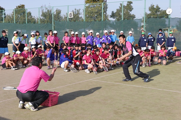 講習会で中学生に教える経験も多い小林選手