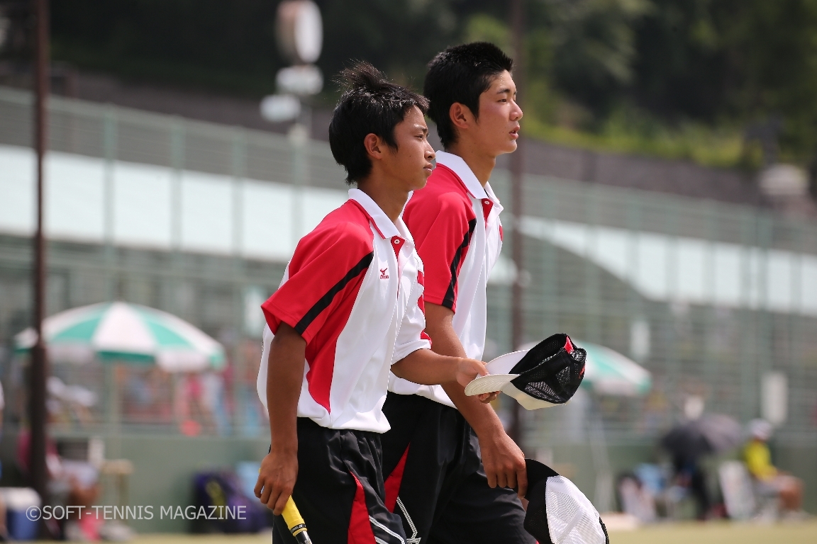 ８月の岡山インハイ個人戦で16強まで進んだ東北の北野（左）／鈴木ペア