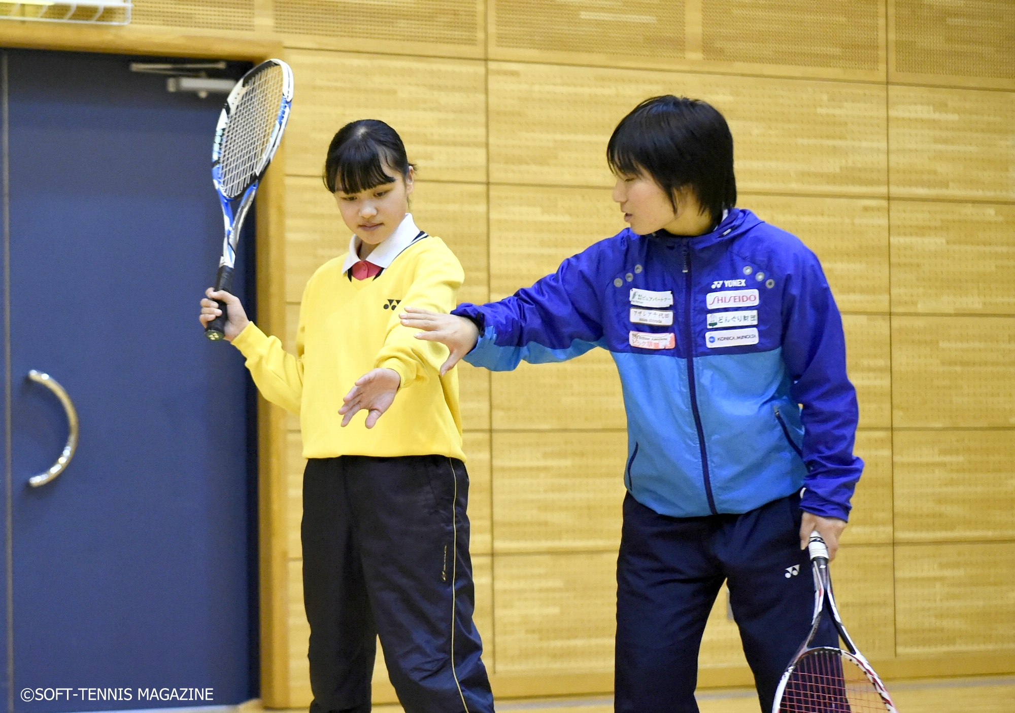 広島の女子トップクラブチーム・どんぐり北広島のメンバーが中学生を直接始動！　誌面を通してトップ選手に教えてもらおう