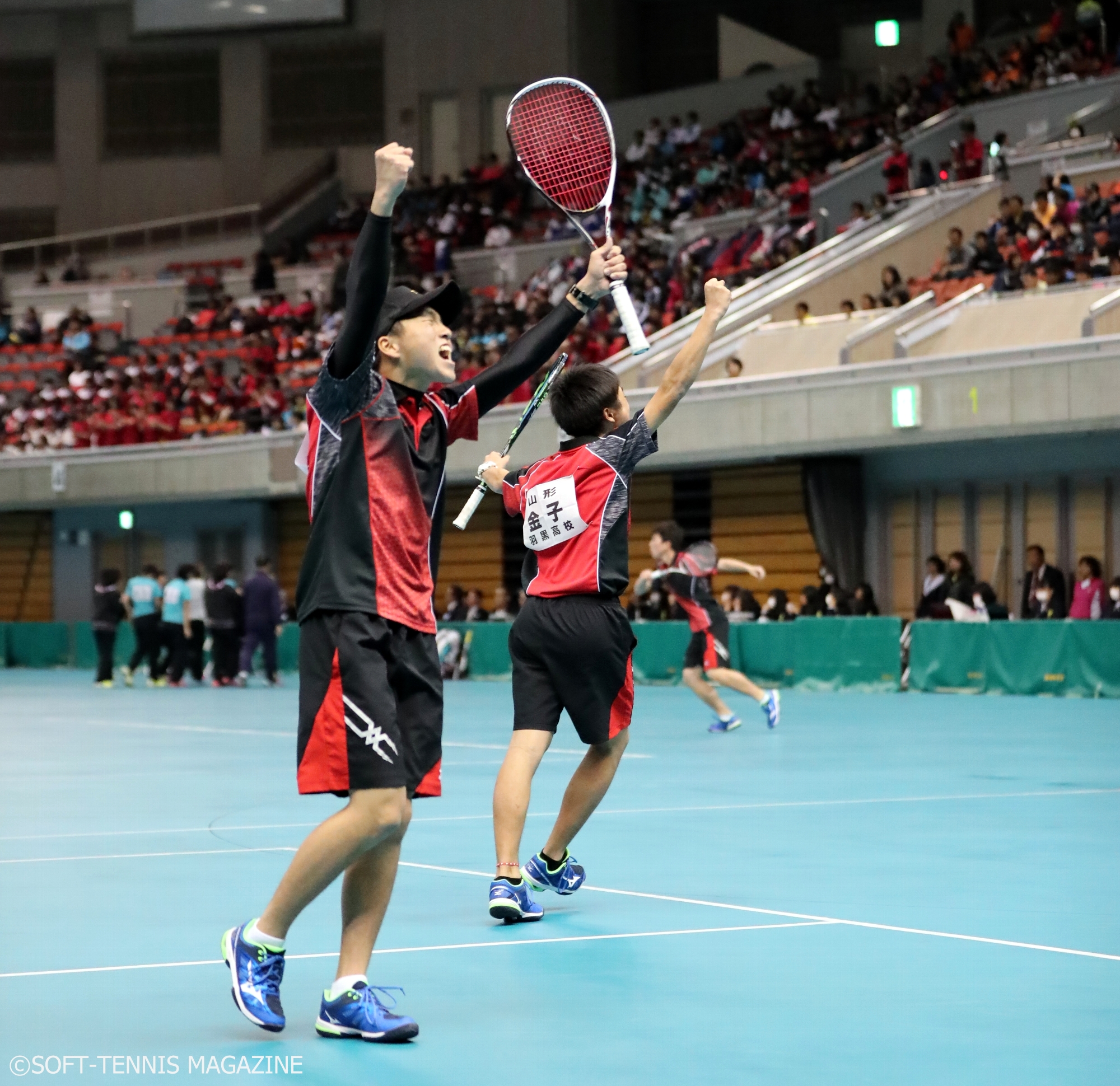 準優勝した羽黒の金子（右）／佐藤